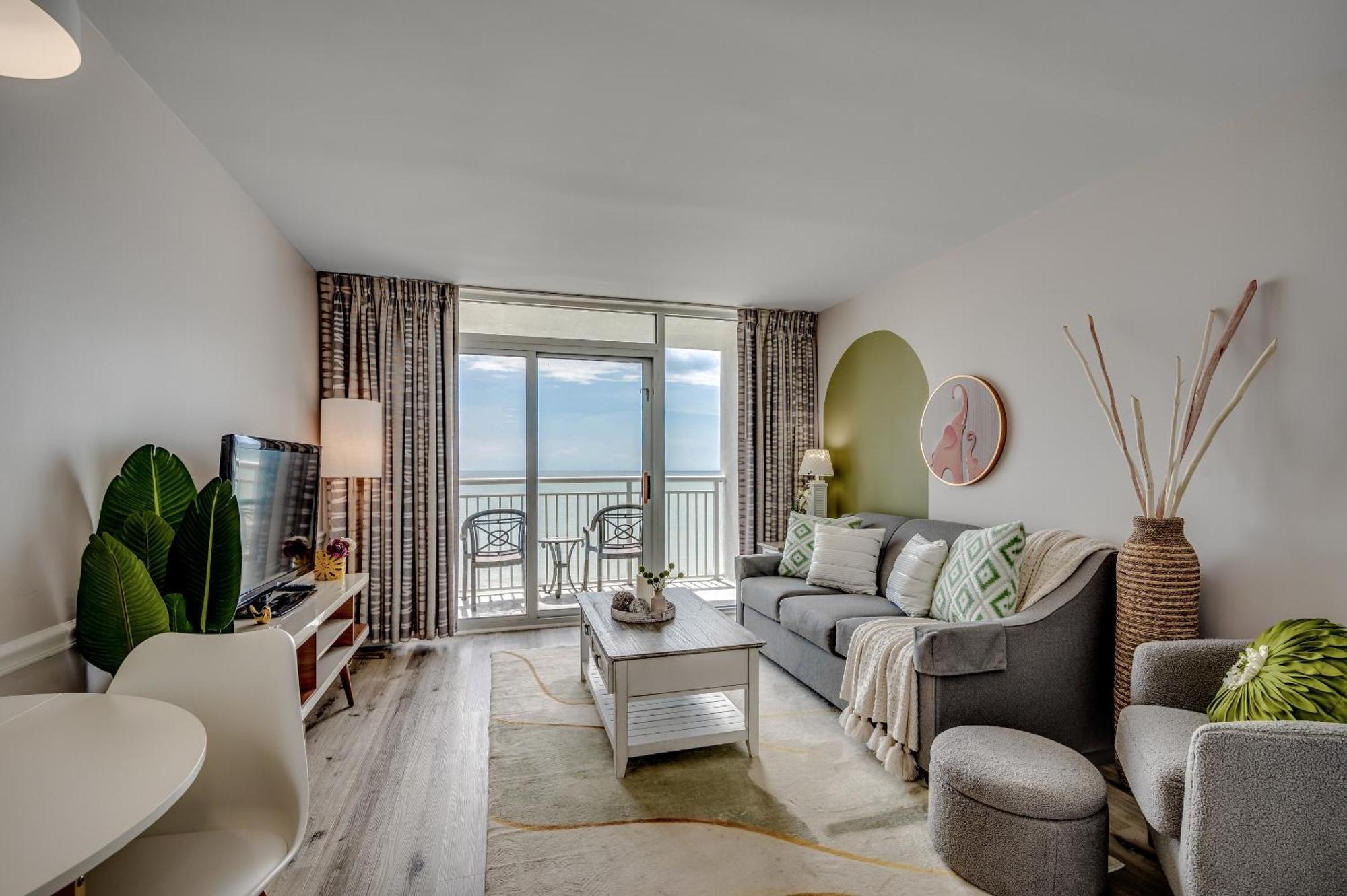 Newly Renovated Stylish For 6 Myrtle Beach