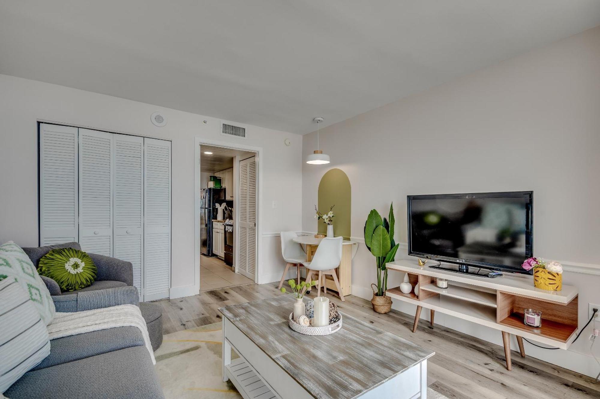 Newly Renovated Stylish For 6 * Myrtle Beach