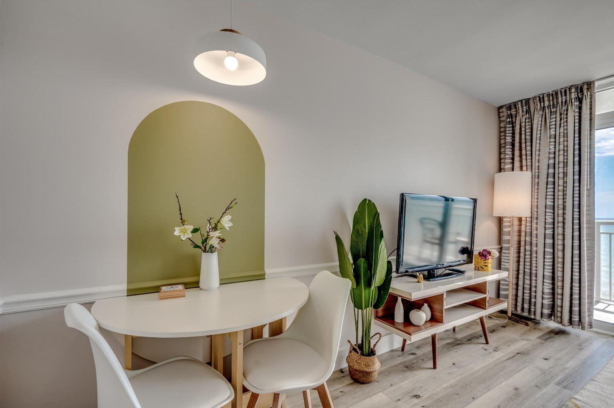 Newly Renovated Stylish For 6 Apartment *