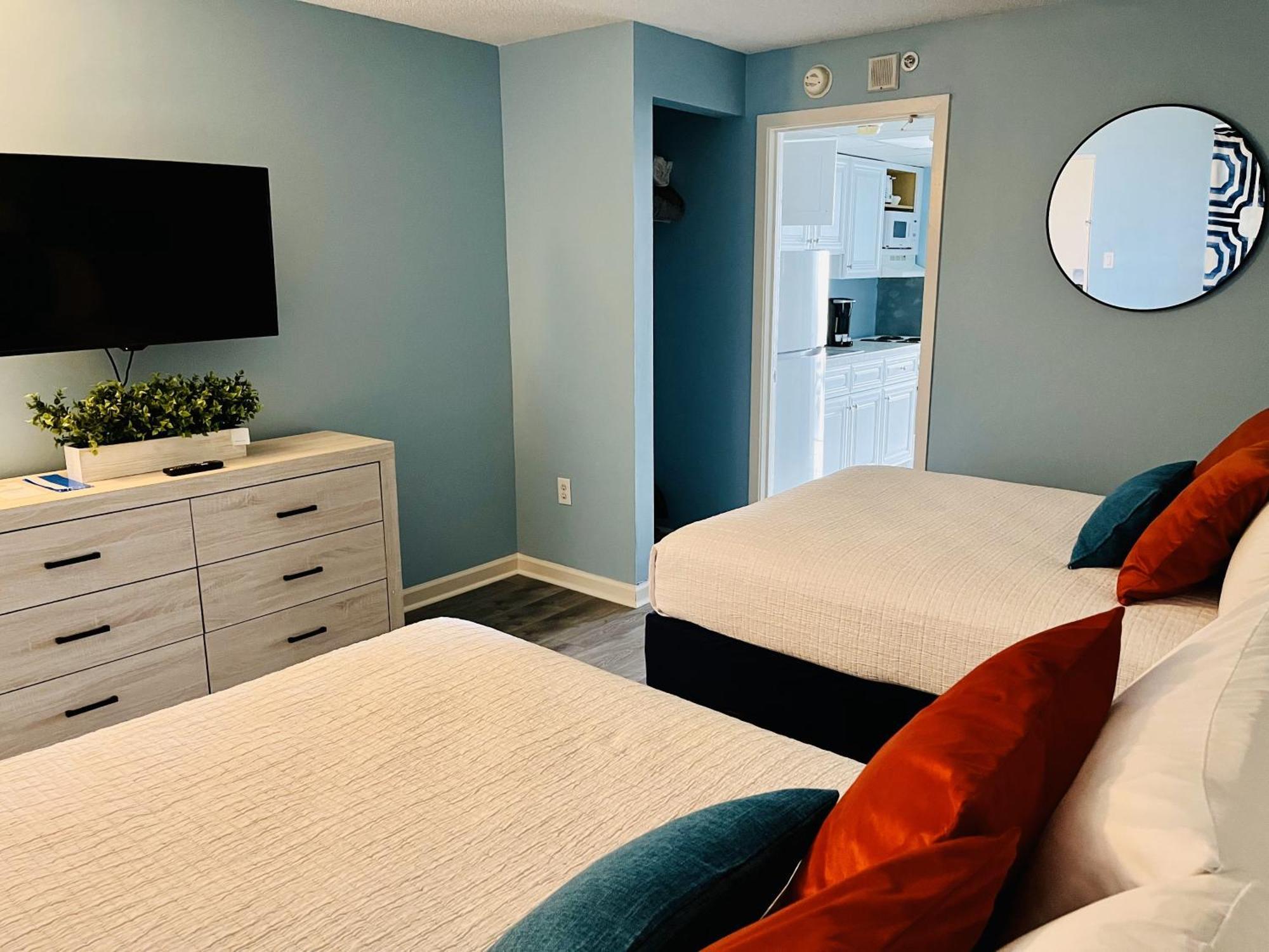 Sea Forever Oceanfront Downtown Apartment *
