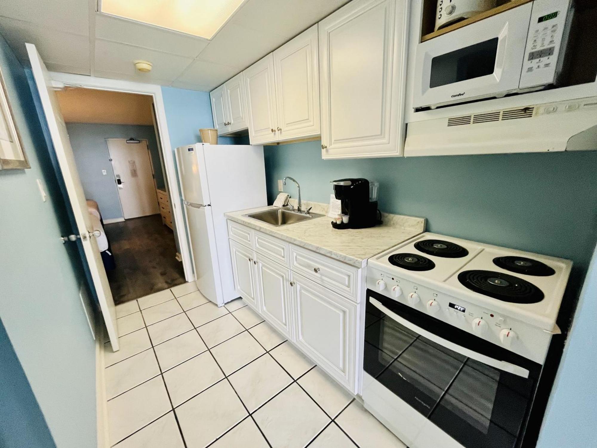 Sea Forever Oceanfront Downtown Apartment *