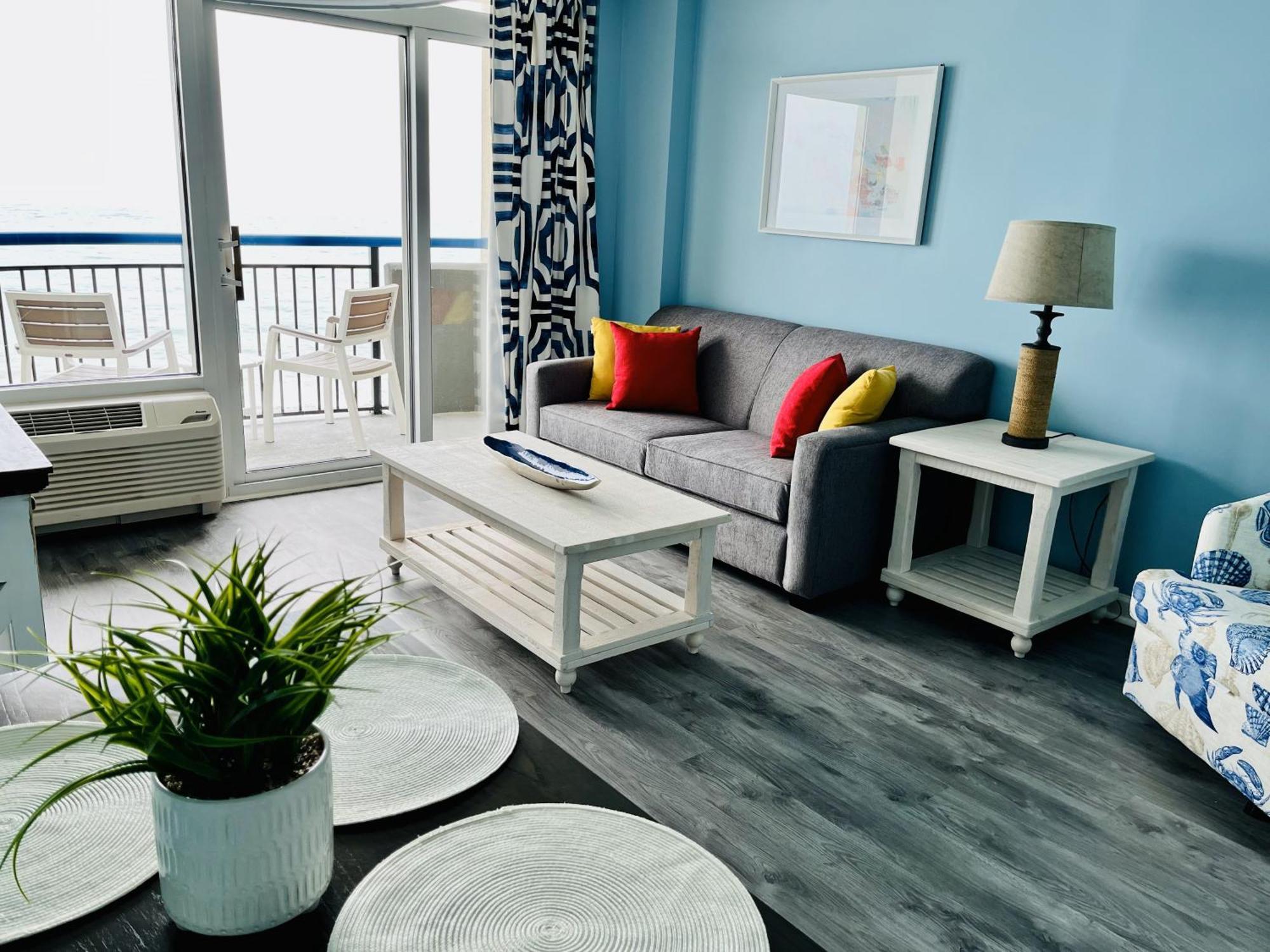 Apartment Sea Forever Oceanfront Downtown *