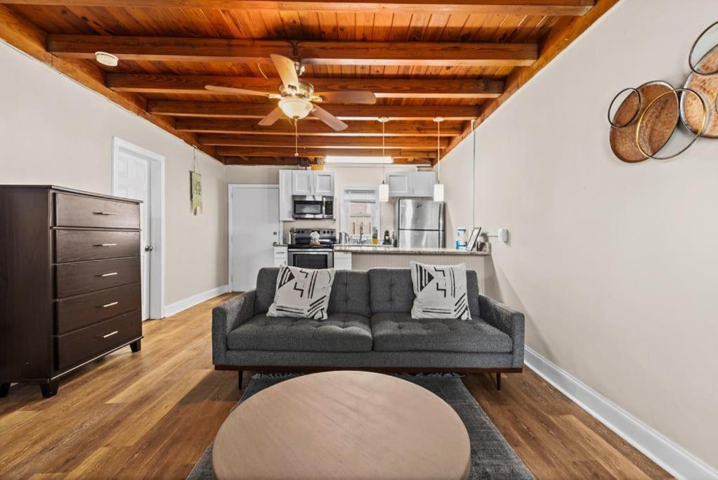 Unique Designed 2br With Parking Apartment