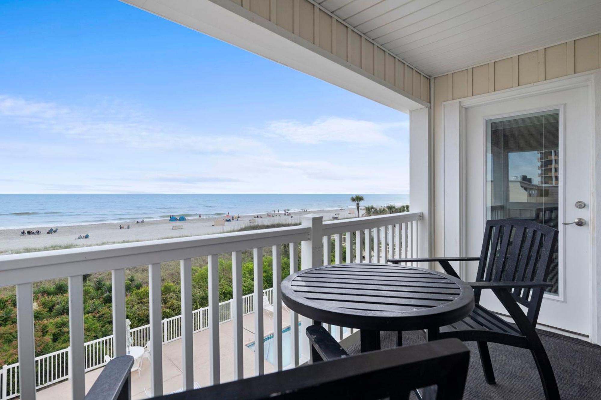 Beautifully Remodeled Oceanfront - Stunning Views - A-305