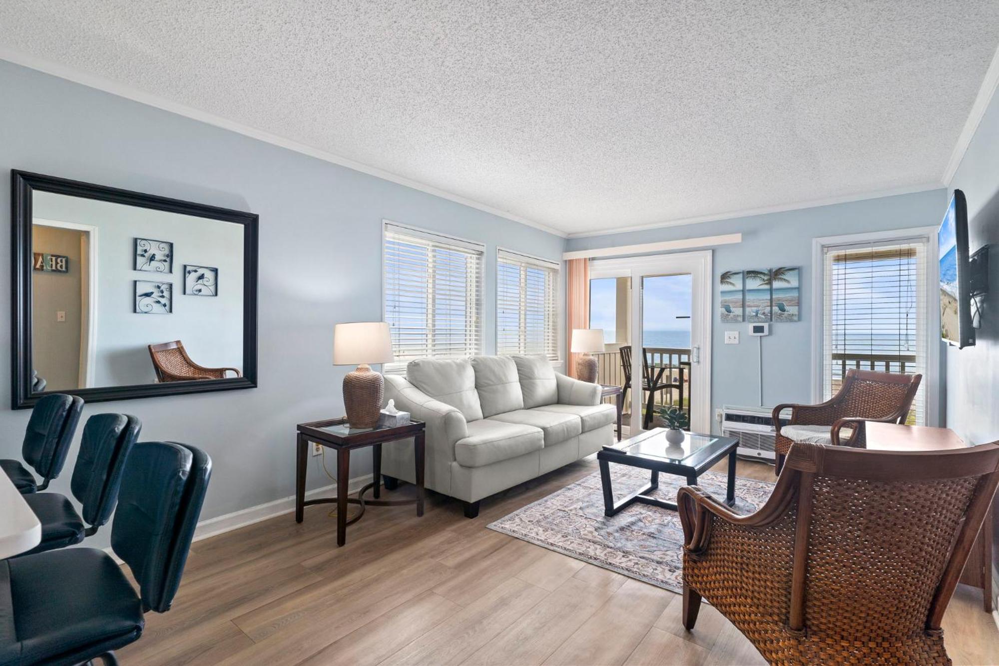 Holiday home Beautifully Remodeled Oceanfront - Stunning Views - A-305