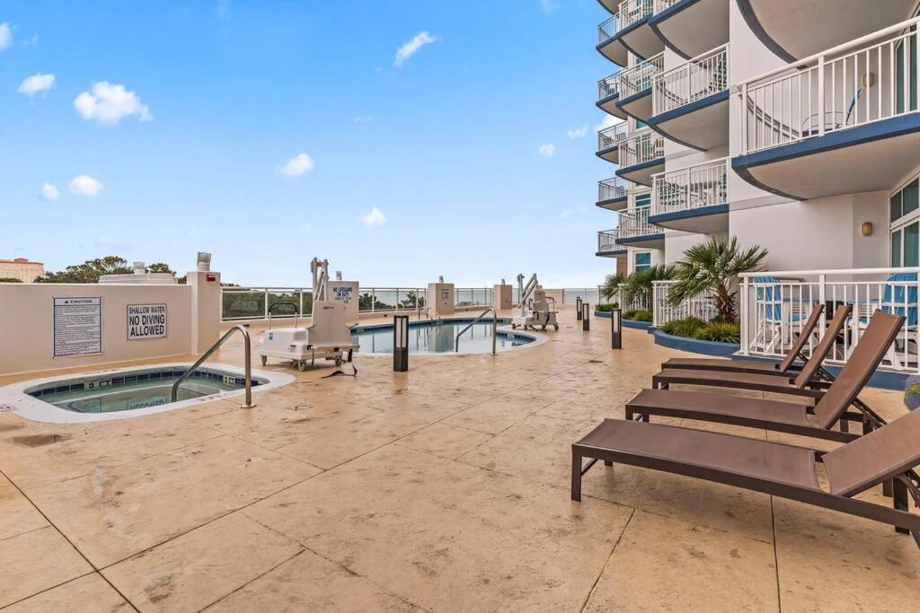 Horizon At 77th ~ Sleeps 8 ~ 2b/2b ~ Steps To Ocean *