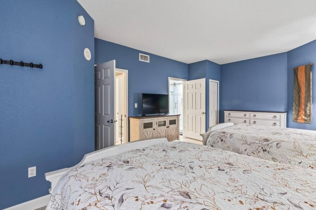 Apartment Horizon At 77th ~ Sleeps 8 ~ 2b/2b ~ Steps To Ocean *
