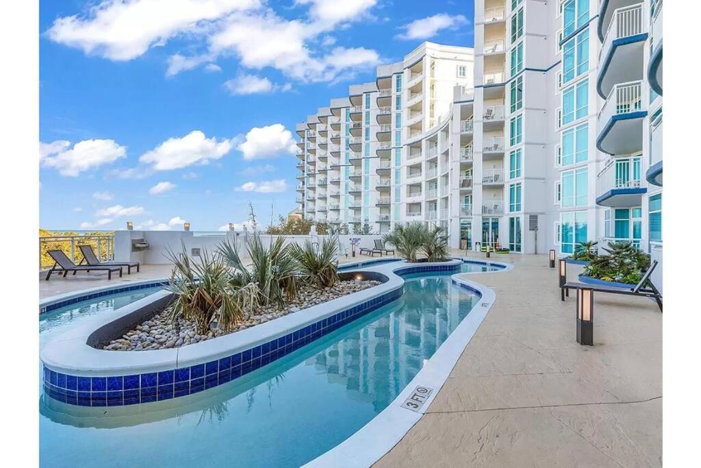 Horizon At 77th ~ Sleeps 8 ~ 2b/2b ~ Steps To Ocean