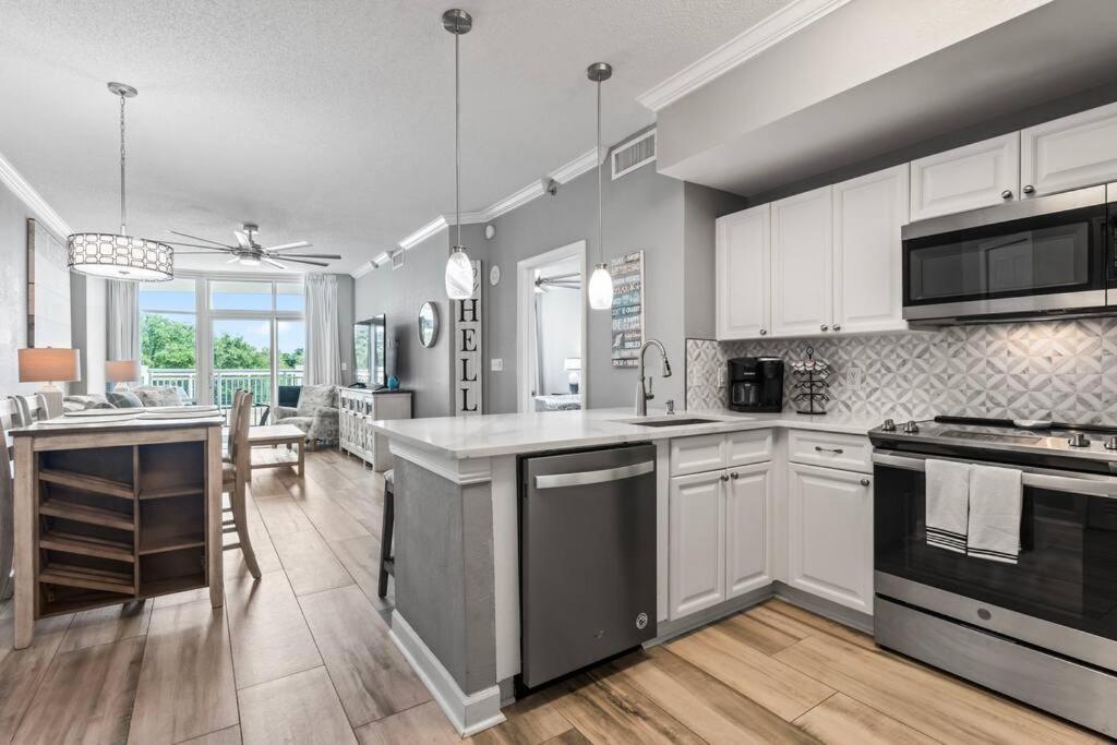 Horizon At 77th ~ Sleeps 8 ~ 2b/2b ~ Steps To Ocean