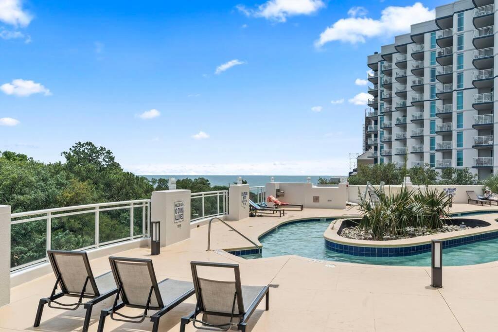 Horizon At 77th ~ Sleeps 8 ~ 2b/2b ~ Steps To Ocean Apartment