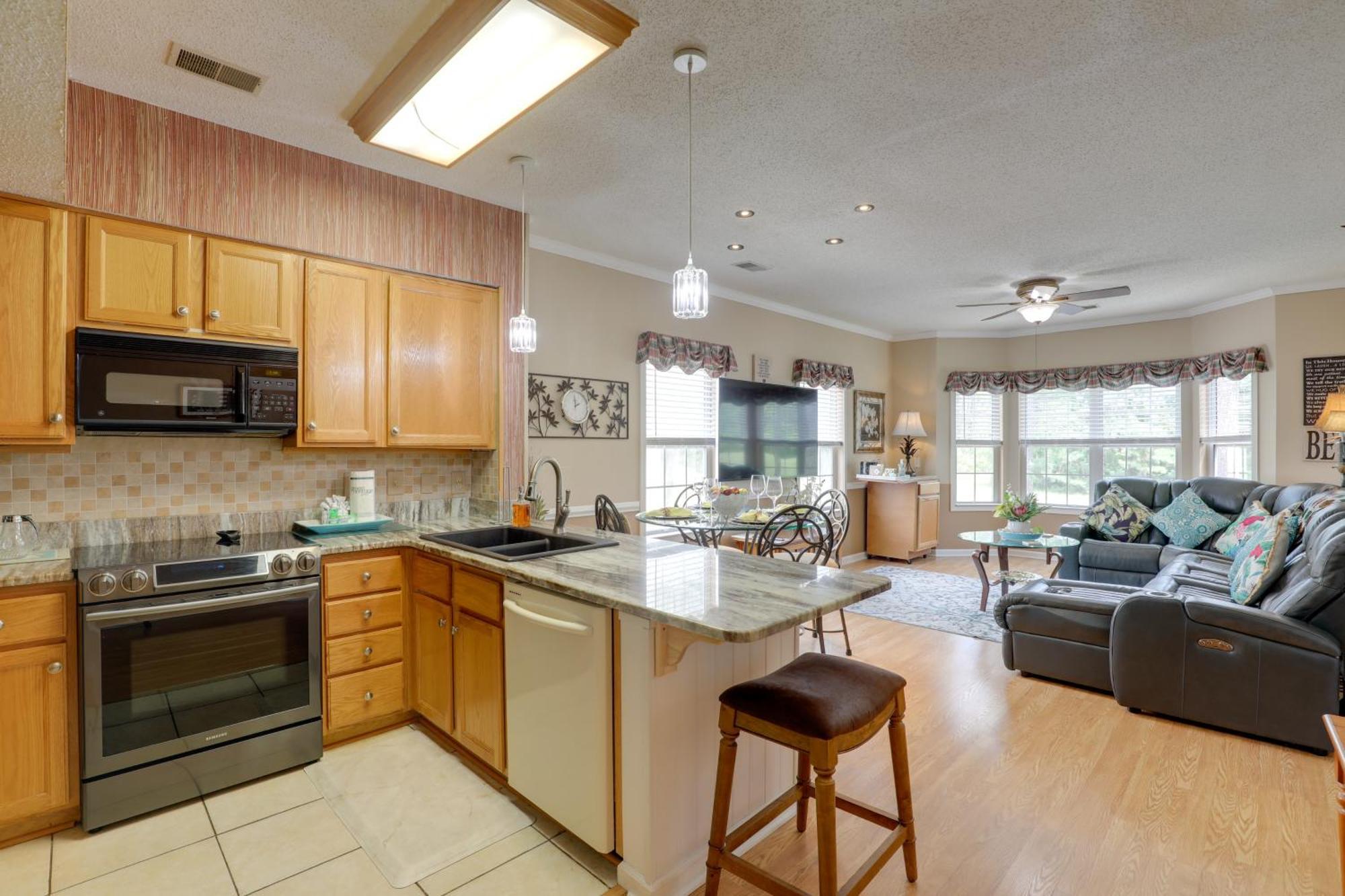 Myrtle Golf Getaway With Pool Access! Apartment Myrtle Beach