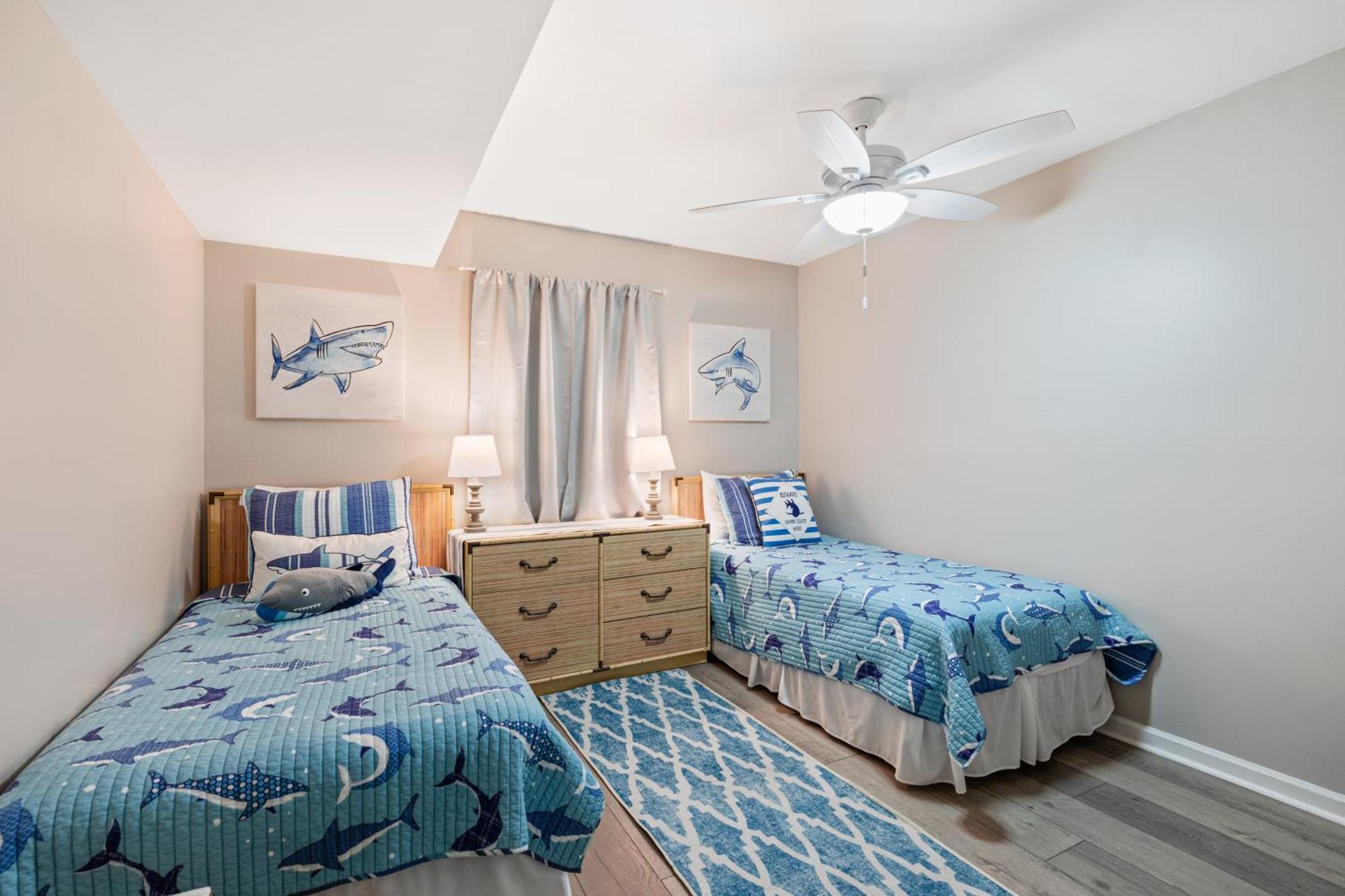 Apartment Dolphin Watch & Shore Breeze