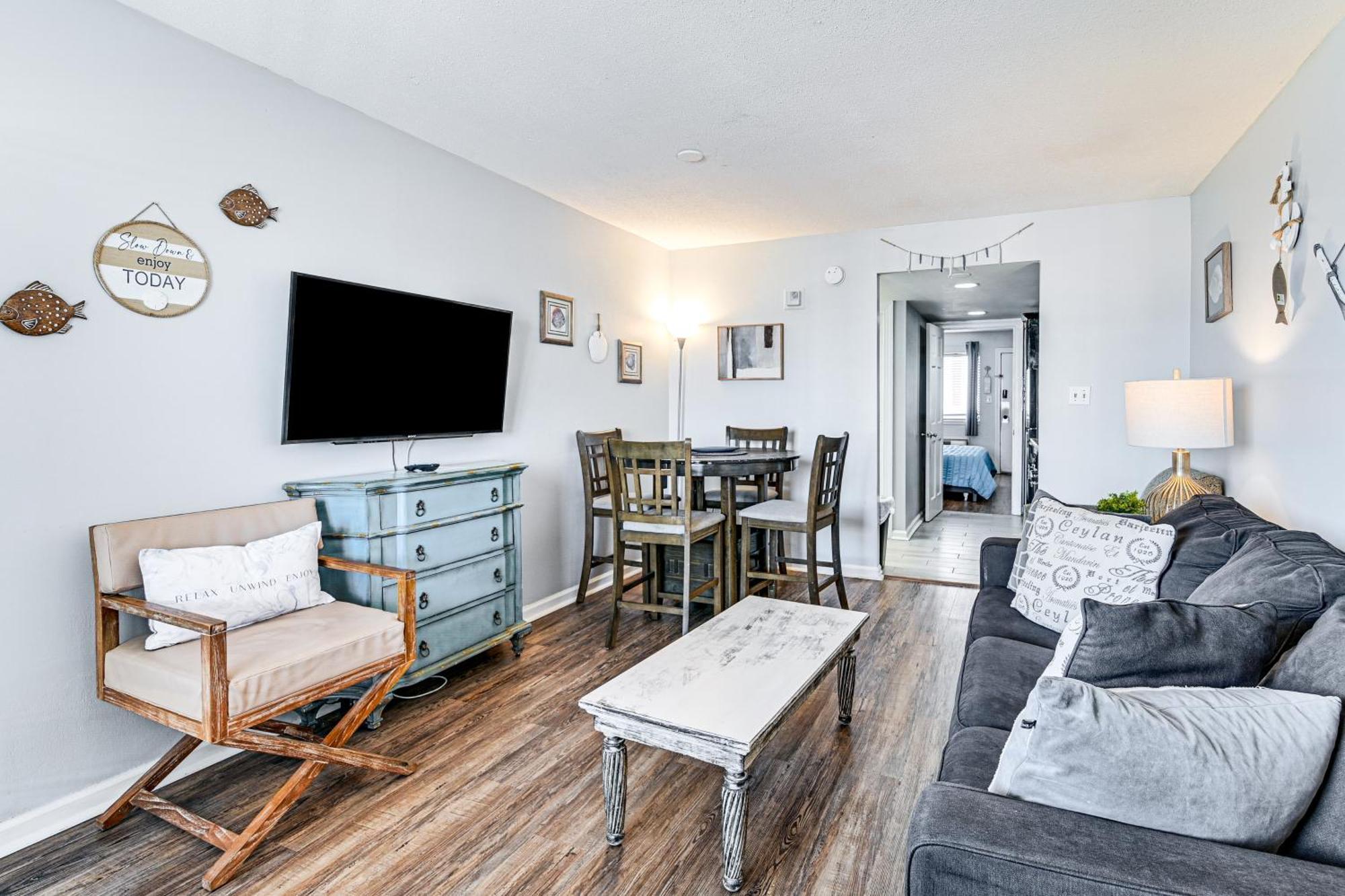 Apartment Vacation With Amenities! *