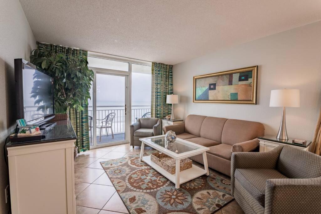 Apartment Camelot By The Sea, Unit 601, 3 Bedroom, 2 Bath, Direct Ocean Front, Park On Same Level As Myrtle Beach