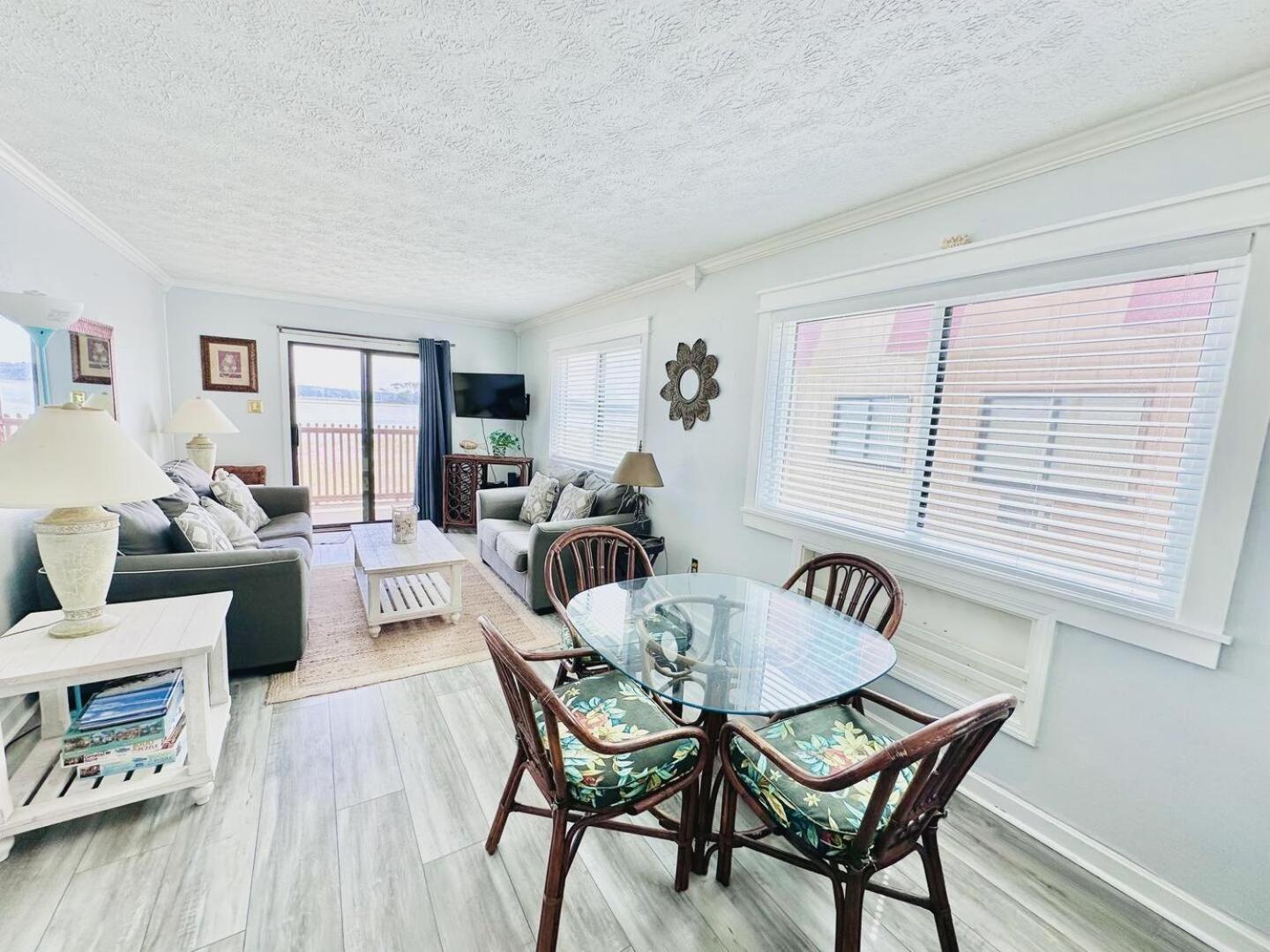Inlet Point 4c Apartment