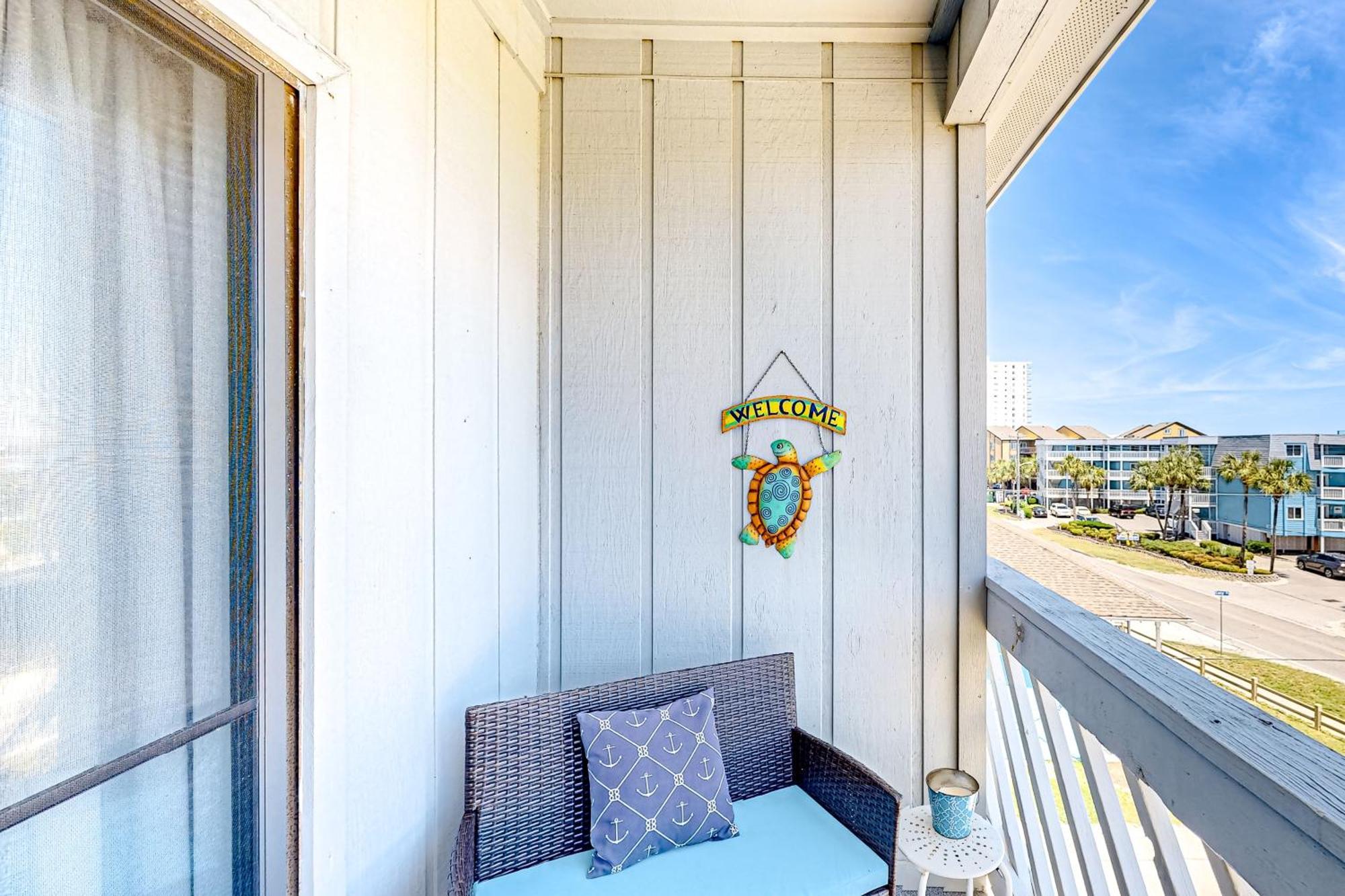 On Coastal Time Apartment *