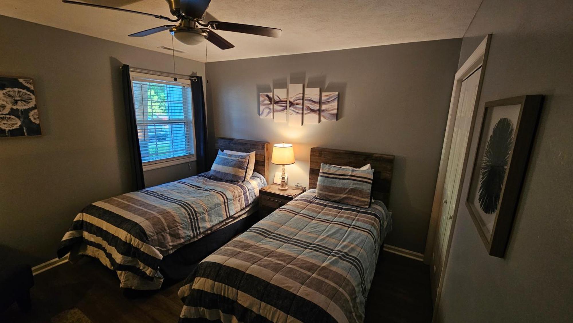 Apartment 2 Bedroom On The Golf Course, Minutes Away From Attractions!