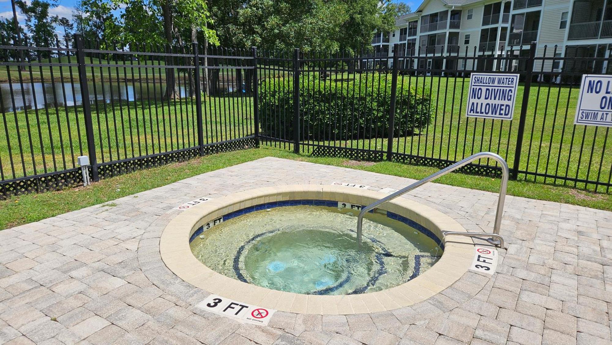 2 Bedroom On The Golf Course, Minutes Away From Attractions! Apartment Myrtle Beach