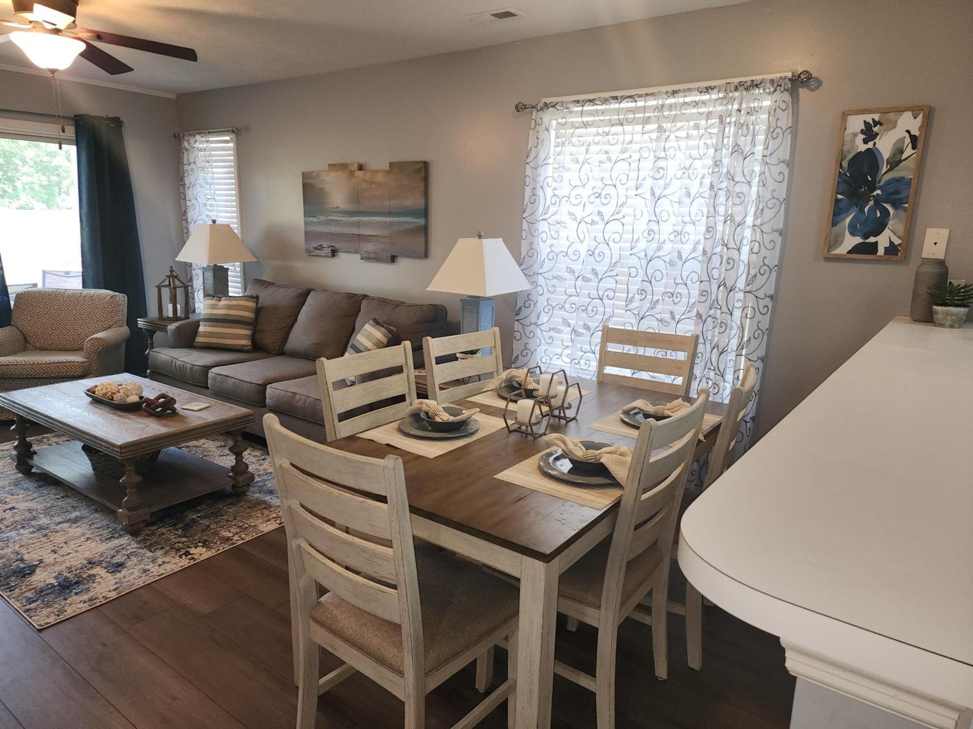 Apartment 2 Bedroom On The Golf Course, Minutes Away From Attractions! Myrtle Beach