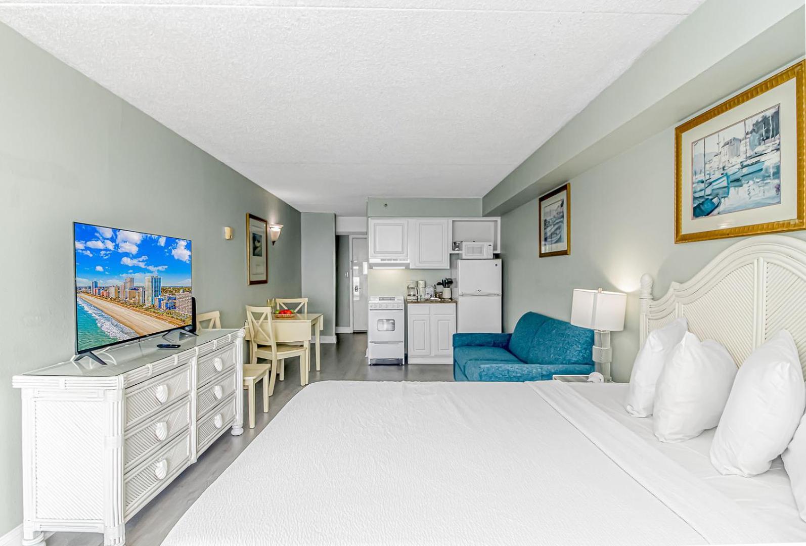 Oceanfront Queen Suite- Sea Mist 21004 Myrtle Beach