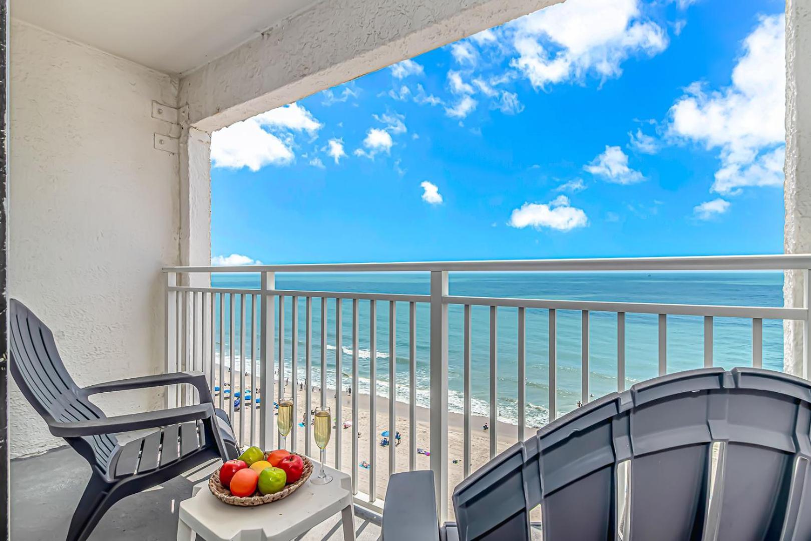 Oceanfront Queen Suite- Sea Mist 21004 * Myrtle Beach