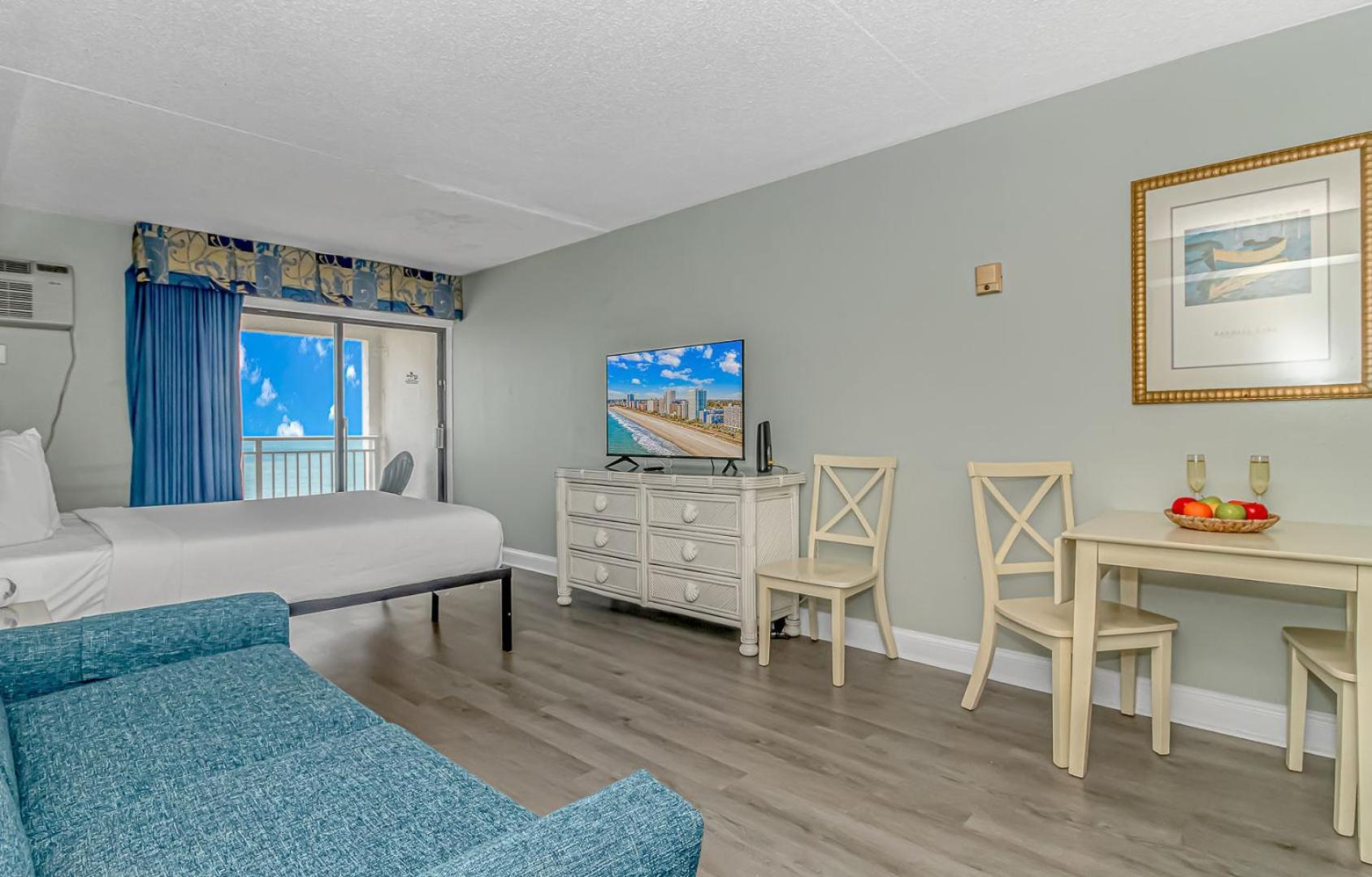 Oceanfront Queen Suite- Sea Mist 21004 * Myrtle Beach