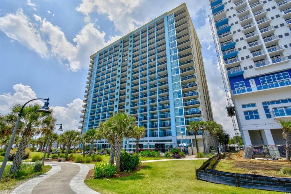 Apartment Huge Oceanfront One Bedroom For 6, Gorgeous View & Pools On Bv 15th Floor