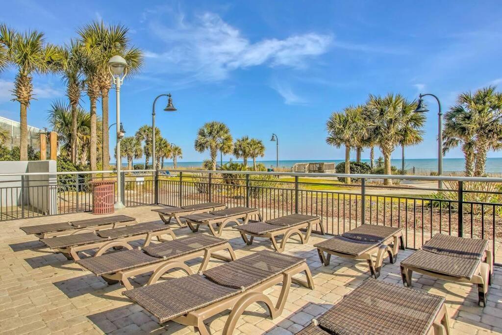 Beachfront With Stunning View Multiple Pools On Bv 15th Floor Apartment