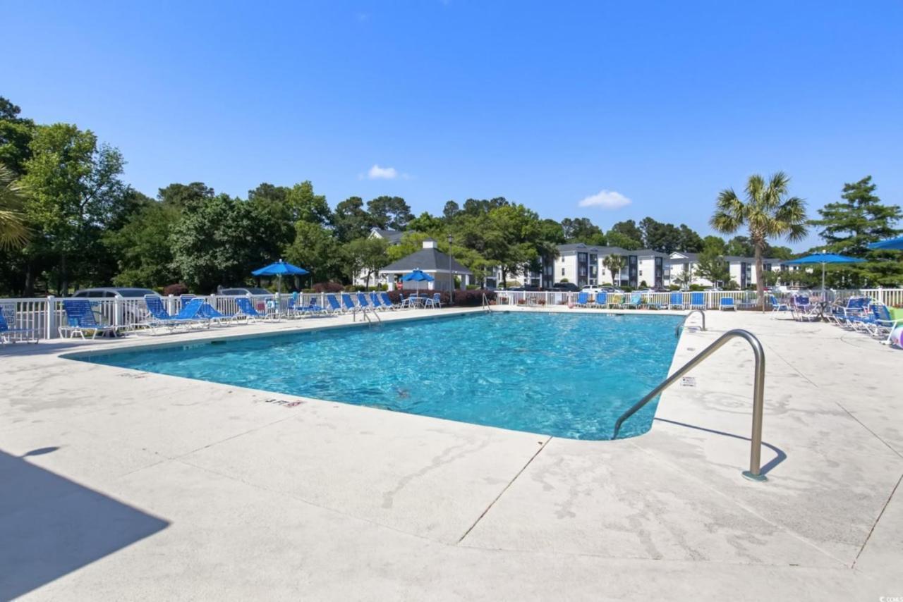 Stunning 3 Bedroom Condo-recently Renovated-fairways Unit D *
