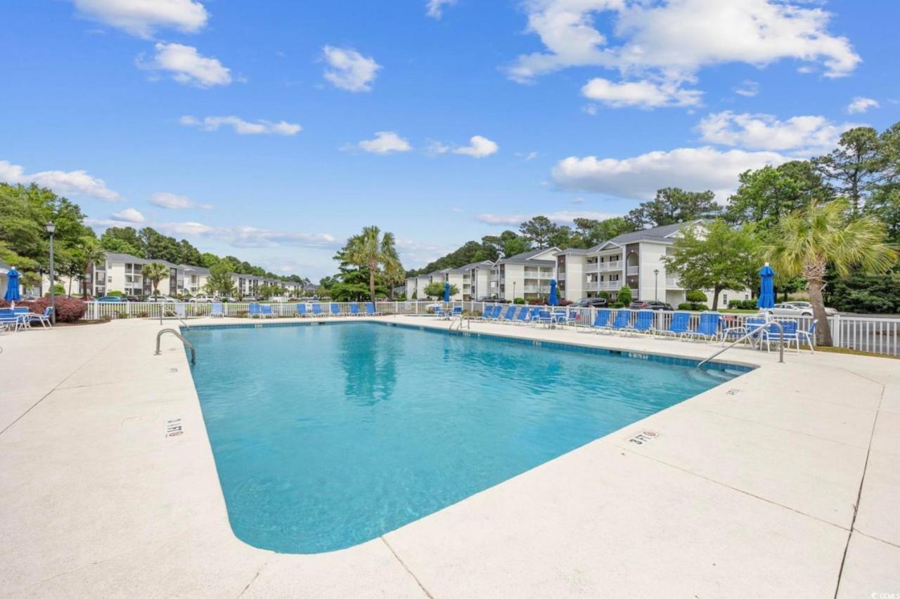 Apartment Stunning 3 Bedroom Condo-recently Renovated-fairways Unit D *