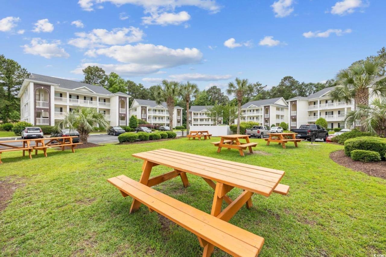 Apartment Stunning 3 Bedroom Condo-recently Renovated-fairways Unit D *