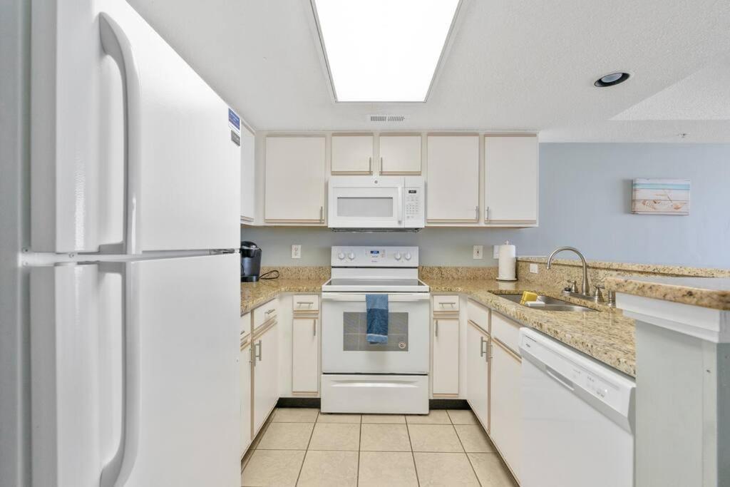 Oceanfront 2-bedroom 2 Bathroom On Cam 5th Floor Apartment *