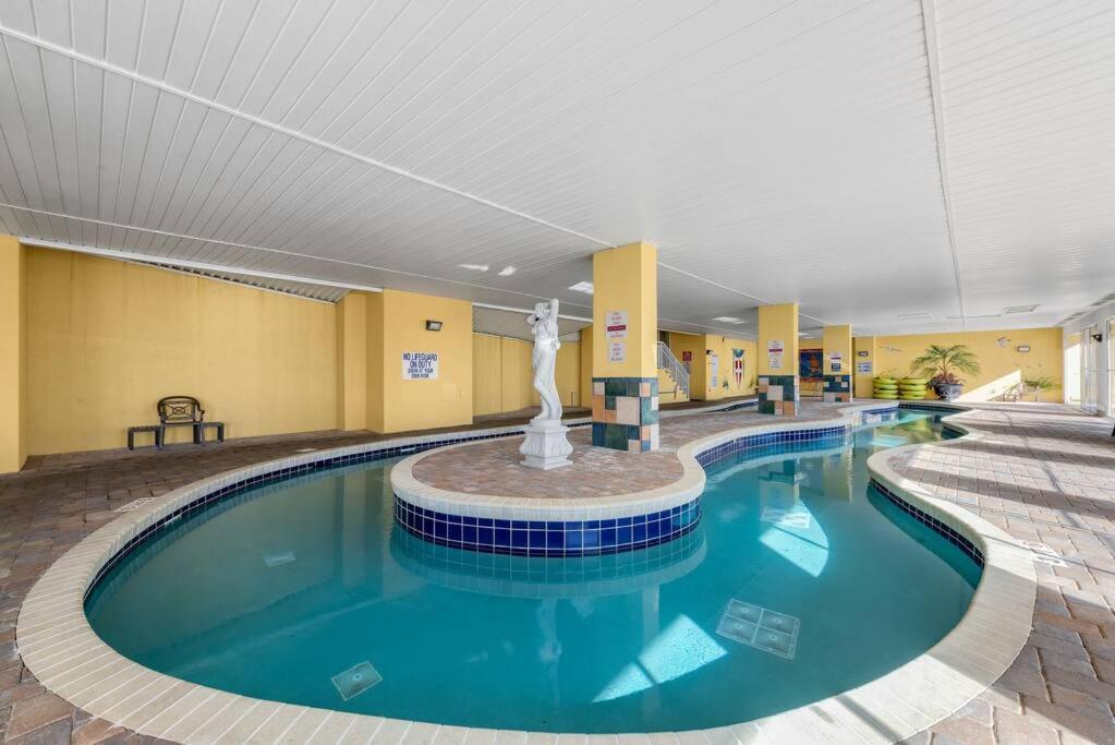Oceanfront 2 Bedroom On Cam 2nd Floor Apartment *