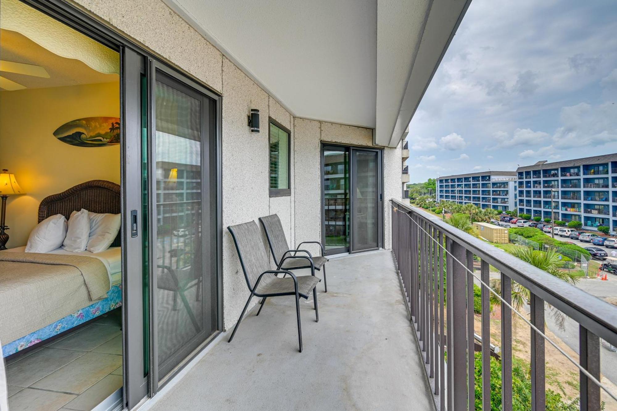 Beachfront With Pool At Myrtle Resort! Apartment