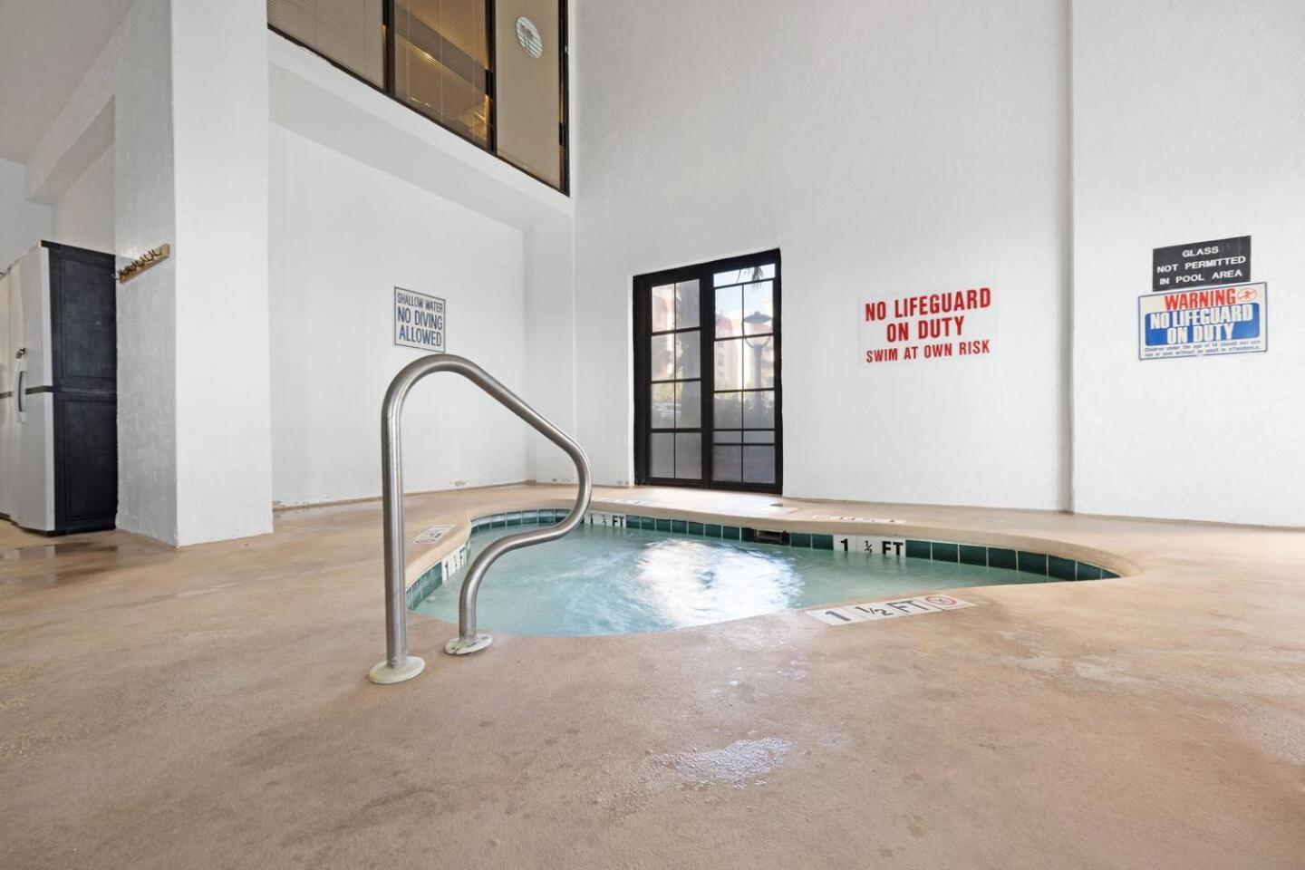 Apartment Couples Retreat On The Ocean Wwasher And Dryer! *
