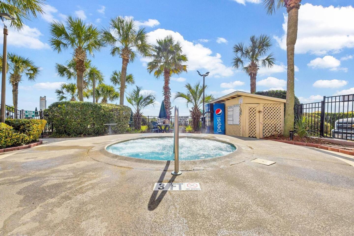 Couples Retreat On The Ocean Wwasher And Dryer! Apartment Myrtle Beach