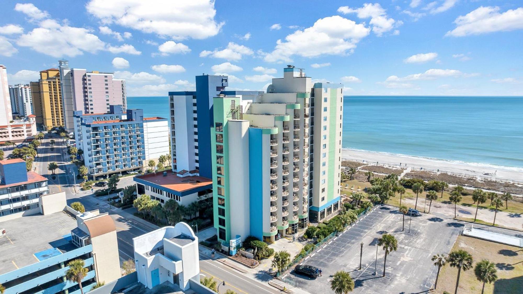 Remodeled Direct Ocean Front By Convention Center Apartment *