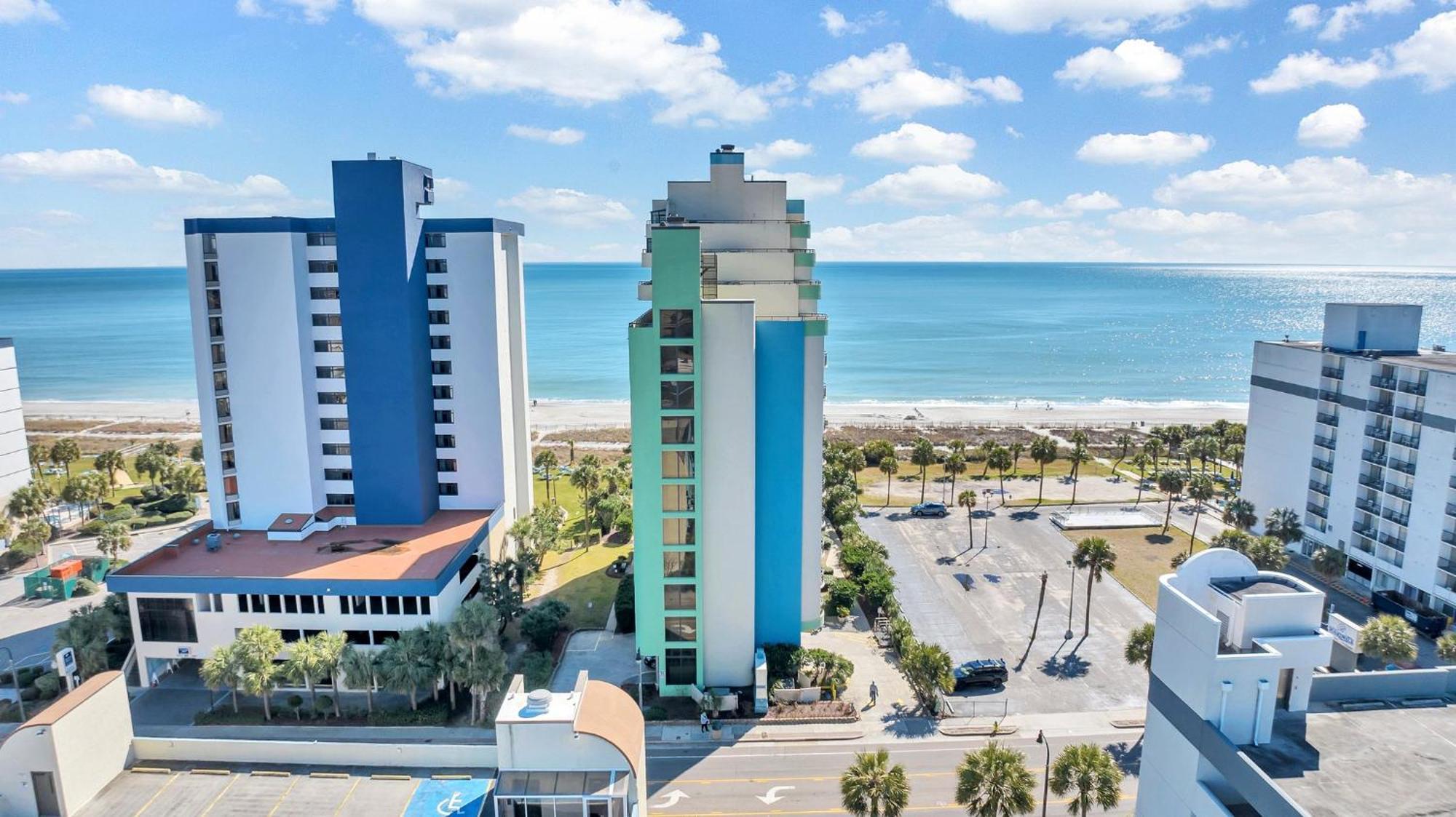 Apartment Remodeled Direct Ocean Front By Convention Center *