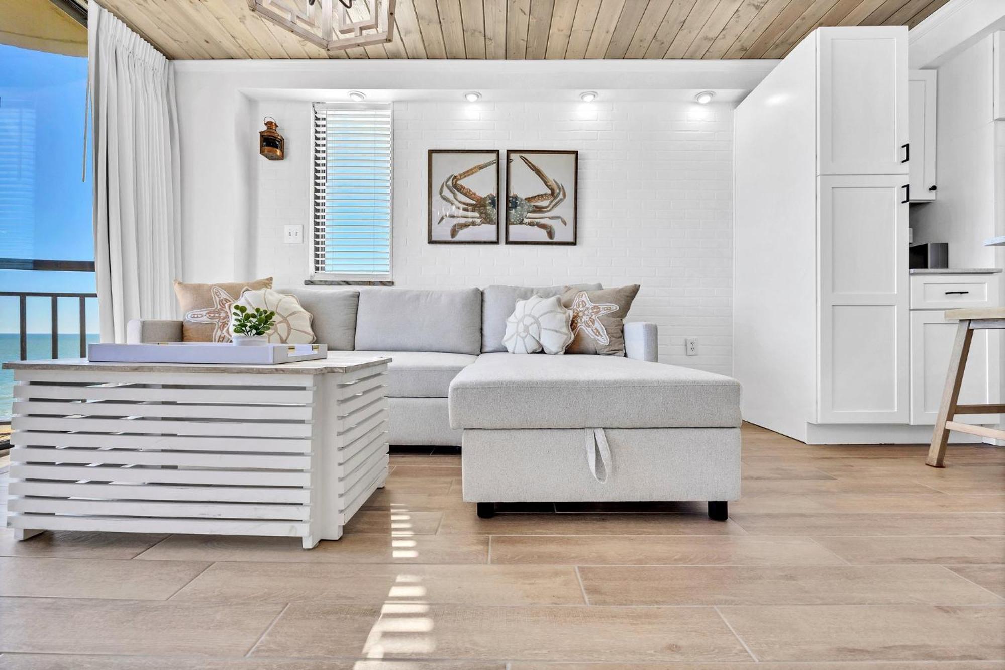 Apartment Remodeled Direct Ocean Front By Convention Center *