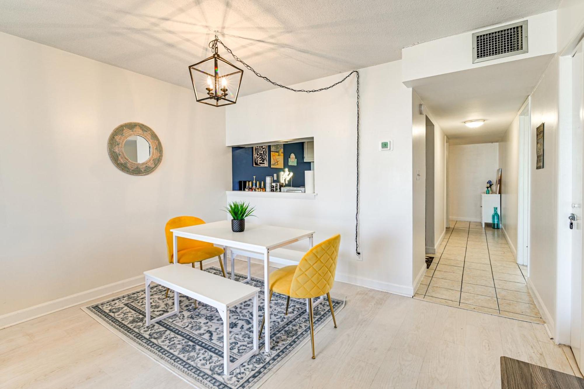 Apartment Updated Condo, Walk To Myrtle Beach! *
