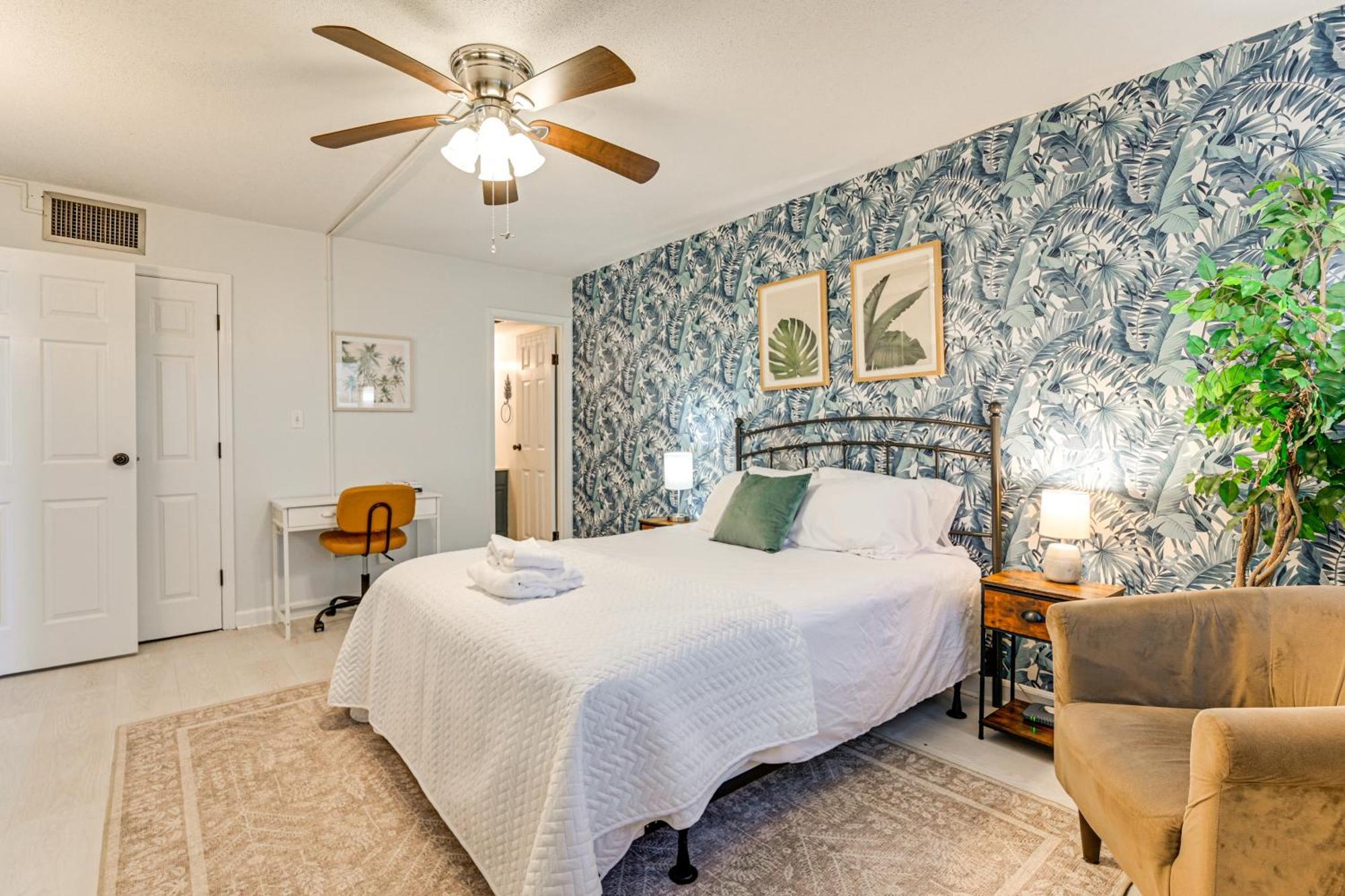 Updated Condo, Walk To Myrtle Beach! *