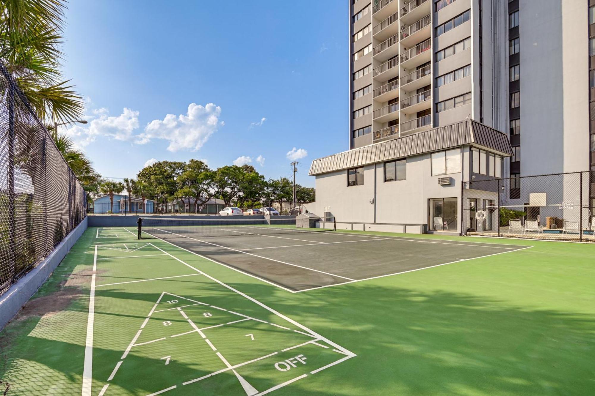 Apartment Updated Condo, Walk To Myrtle Beach! *