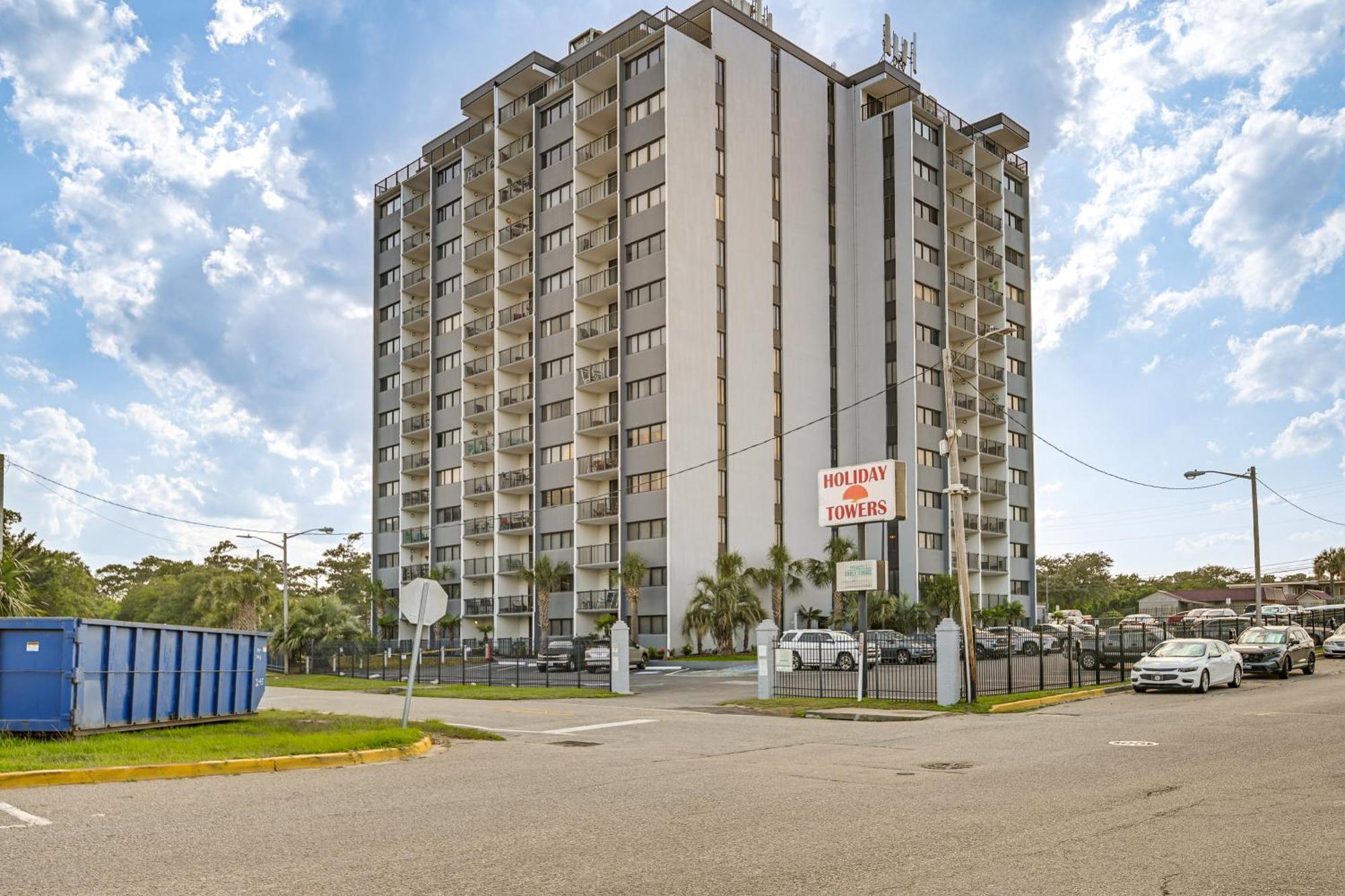 Apartment Updated Condo, Walk To Myrtle Beach! Myrtle Beach