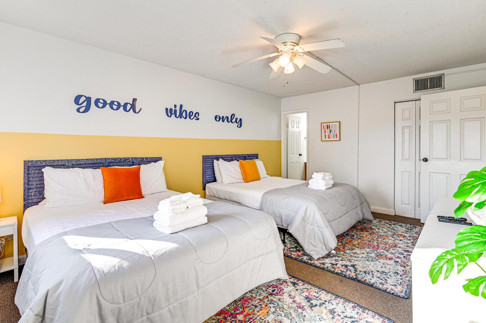 Updated Condo, Walk To Myrtle Beach! Apartment *