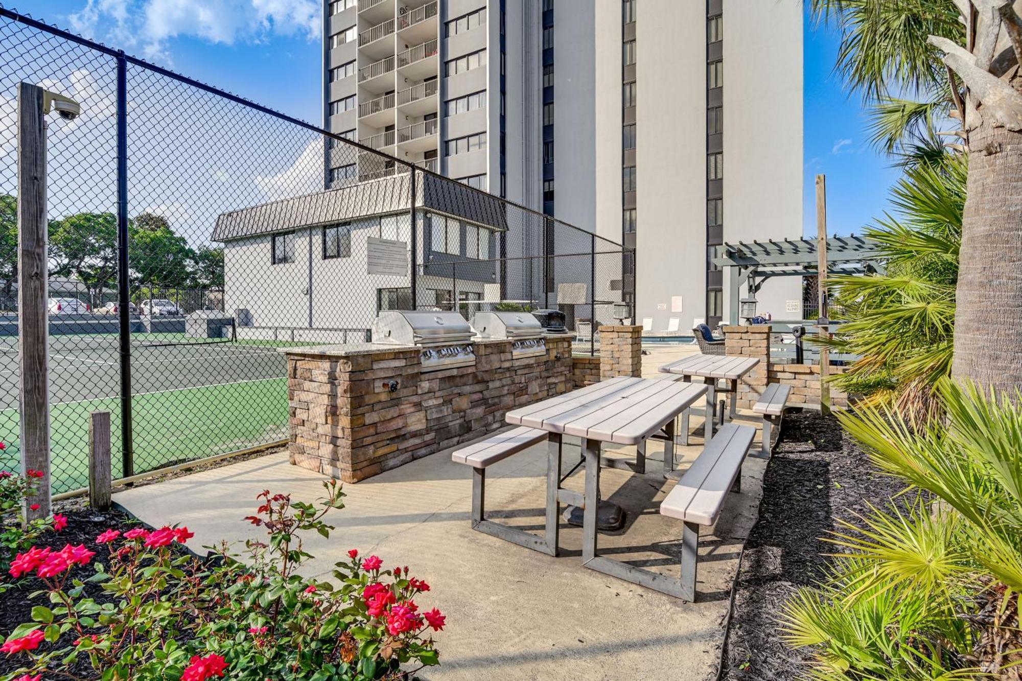 Updated Condo, Walk To Myrtle Beach! * Myrtle Beach