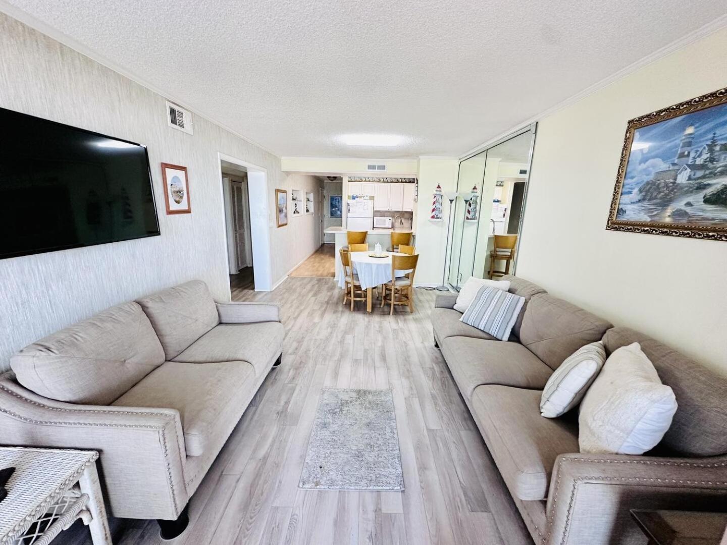 Apartment Tilghman And Racquet Club 222