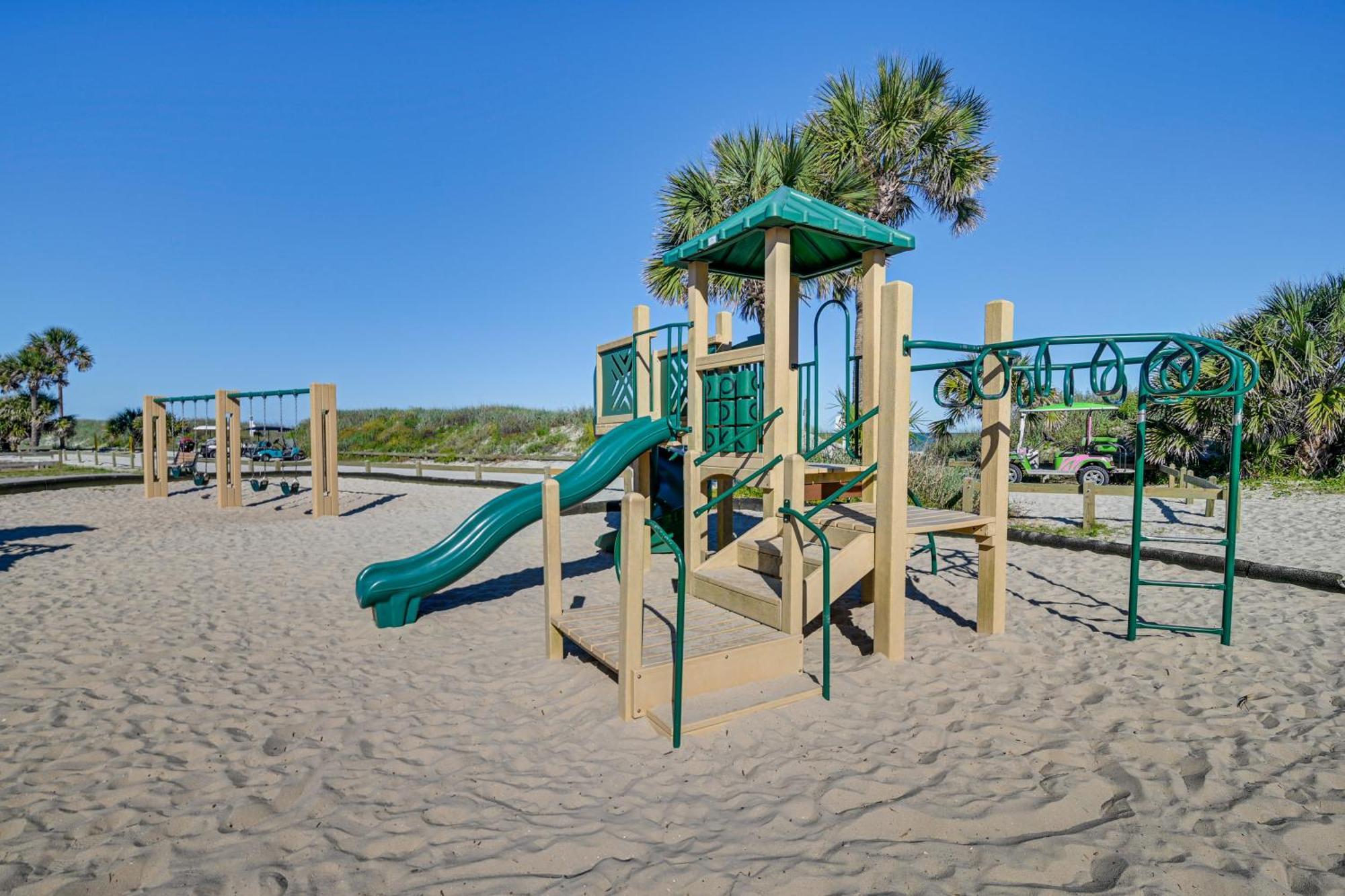Myrtle Coastal With Amenities!