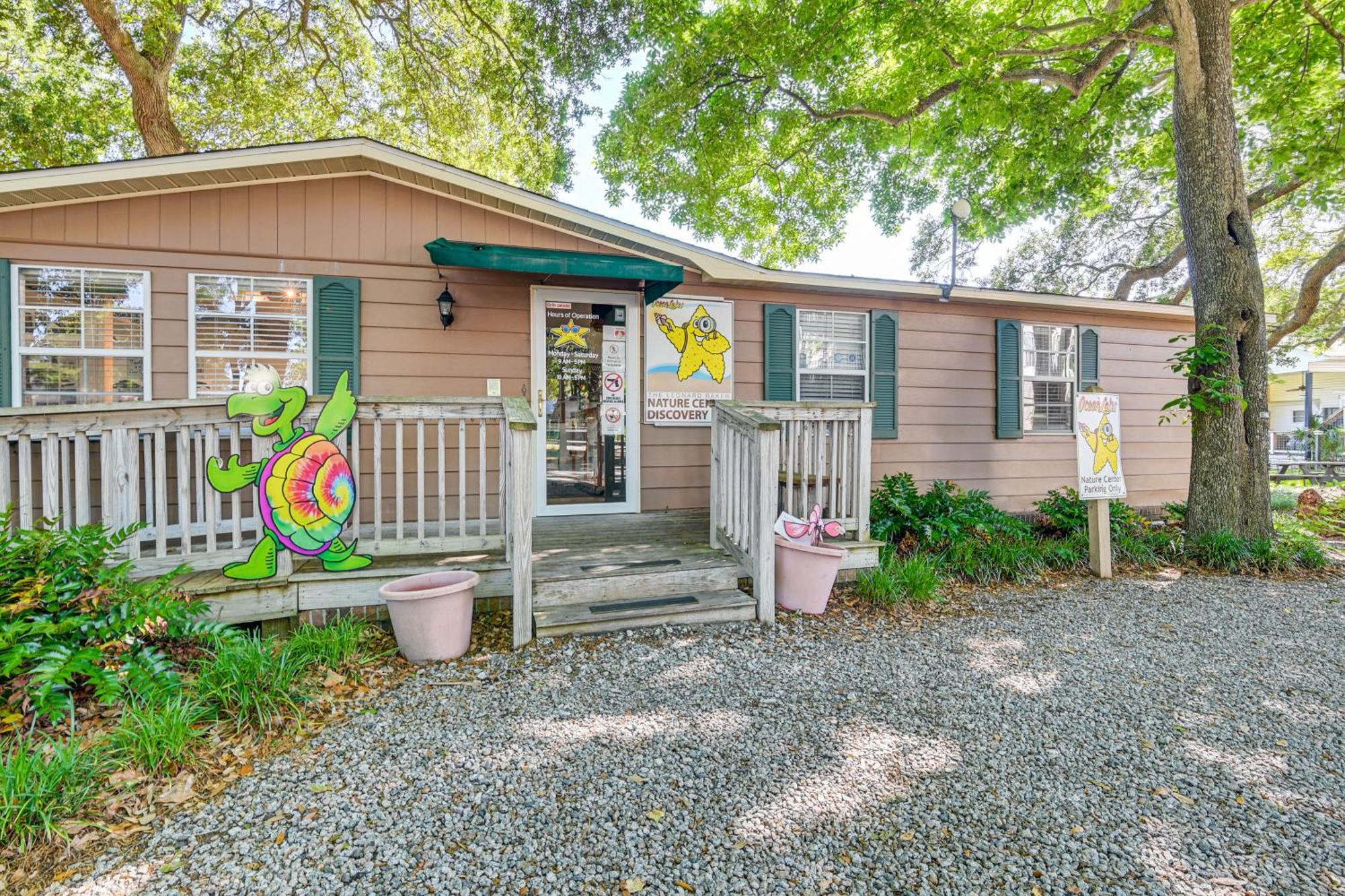 Myrtle Coastal With Amenities! *