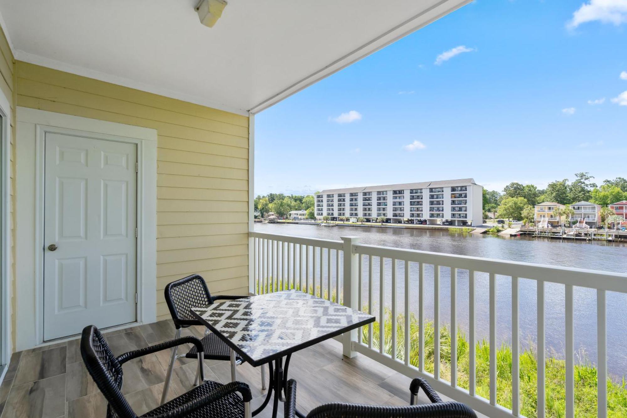 Updated 2 Bedroom Condo- Stunning Intercoastal Waterway Views! Riverwalk 204 Holiday home