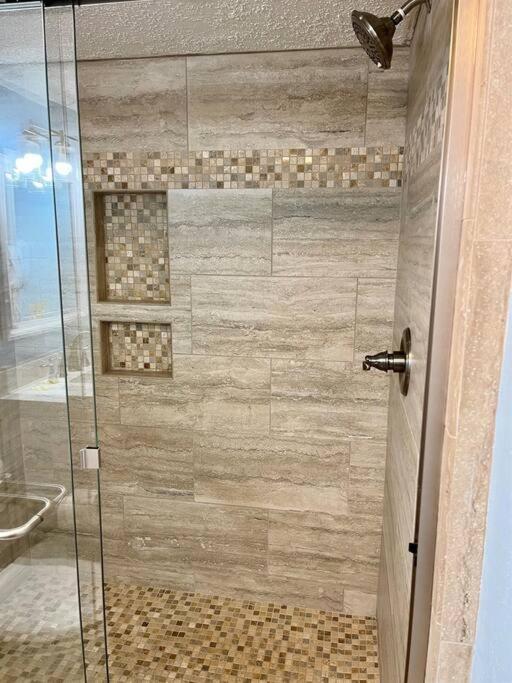 6 Queen Beds On Br 2nd Floor, Huge Belcony Apartment Myrtle Beach